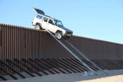 Border-wall_picsource_journalistresource